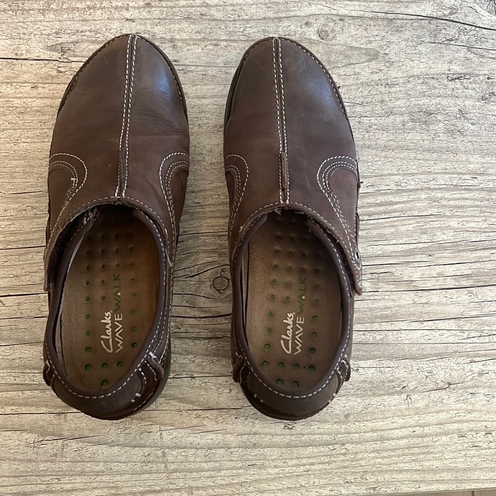 Clarks Wave Walk Slip On Shoe Brown size 6